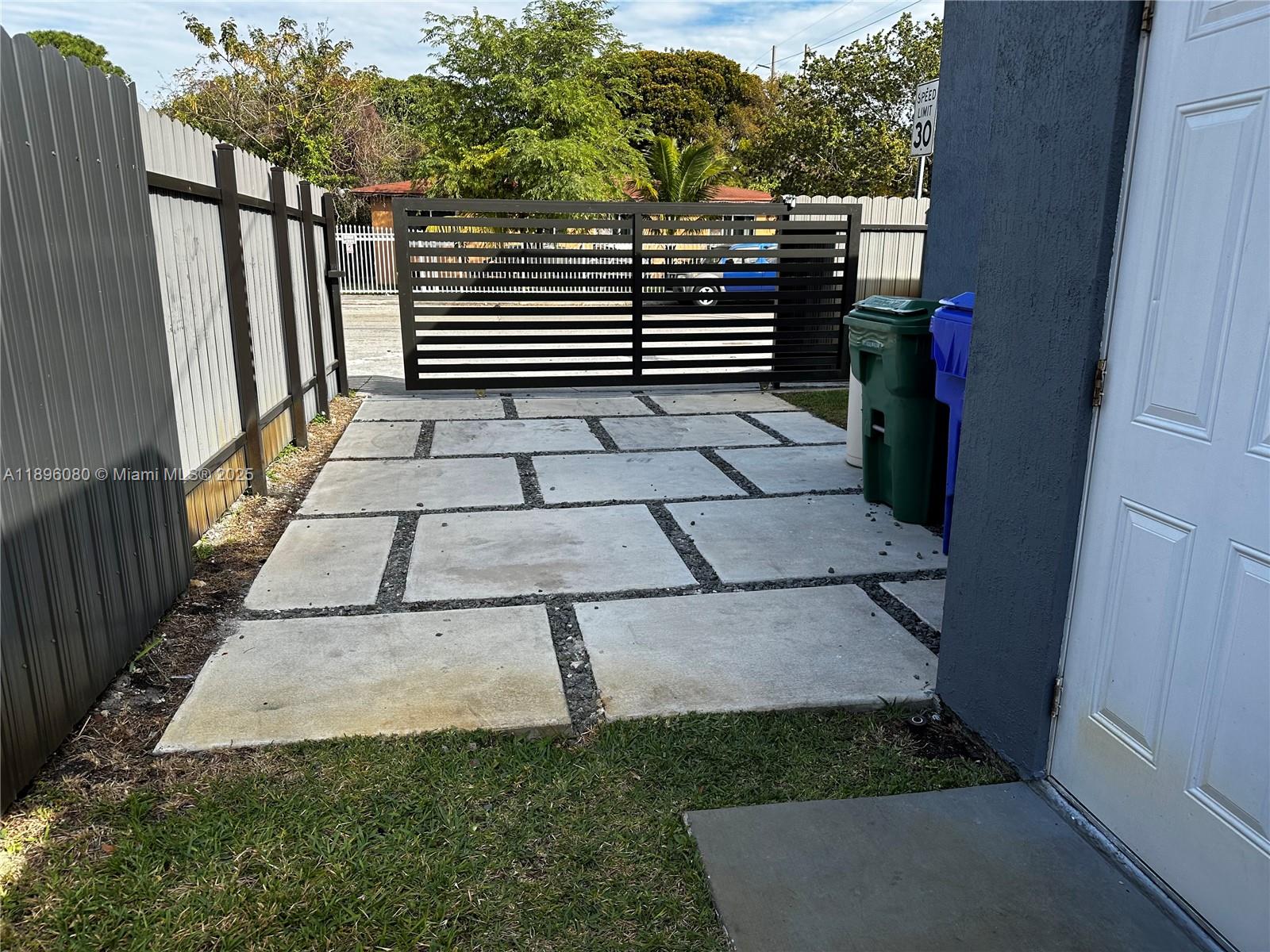 7TH AVENUE HIGHLANDS - Residential Lease