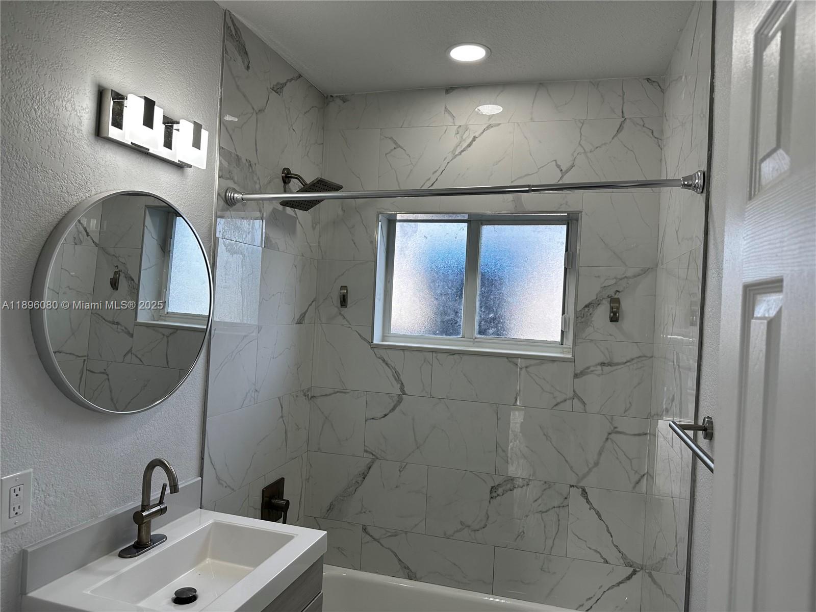 7TH AVENUE HIGHLANDS - Residential Lease