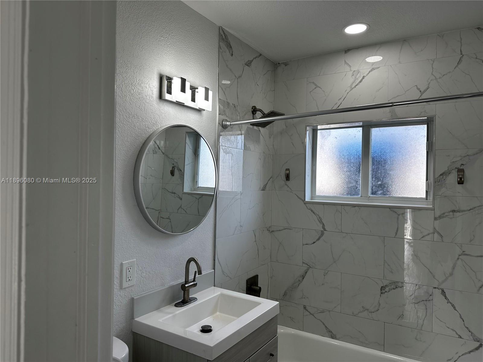 7TH AVENUE HIGHLANDS - Residential Lease