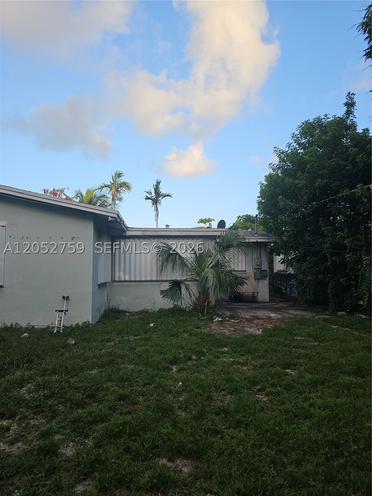 View photos, virtual tours, details... 722 S E St