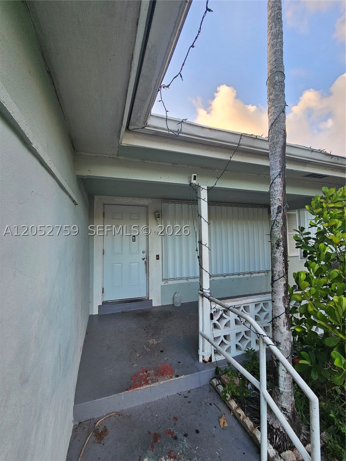 View photos, virtual tours, details... 722 S E St