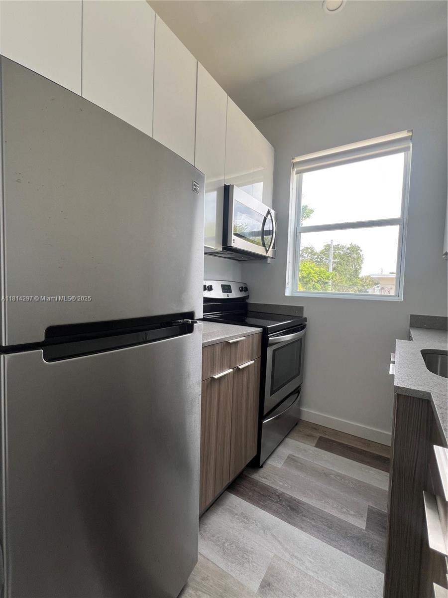 PALM GROVE - Residential Lease