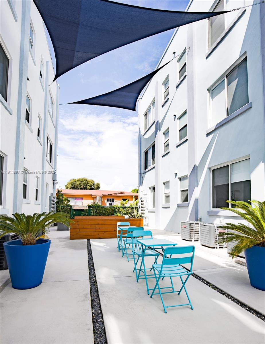 PALM GROVE - Residential Lease