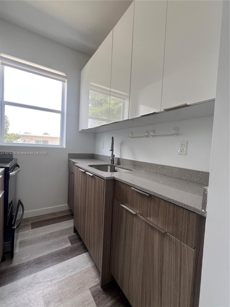 PALM GROVE - Residential Lease