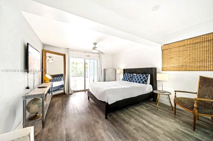 COUNTRY CLUB HOMES - Residential