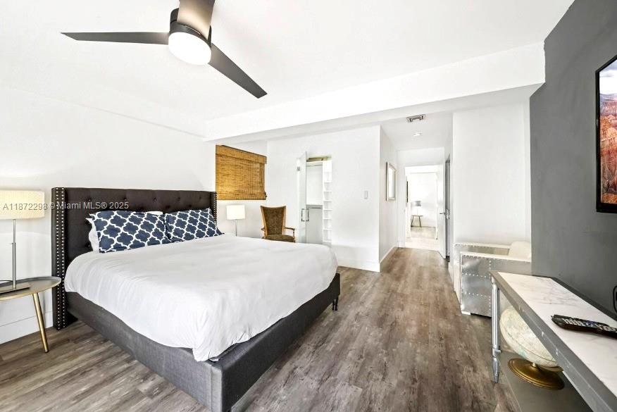 COUNTRY CLUB HOMES - Residential