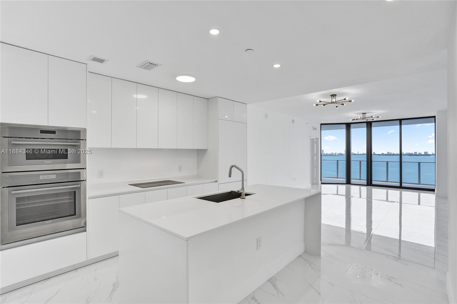 ARIA RESERVE - Residential