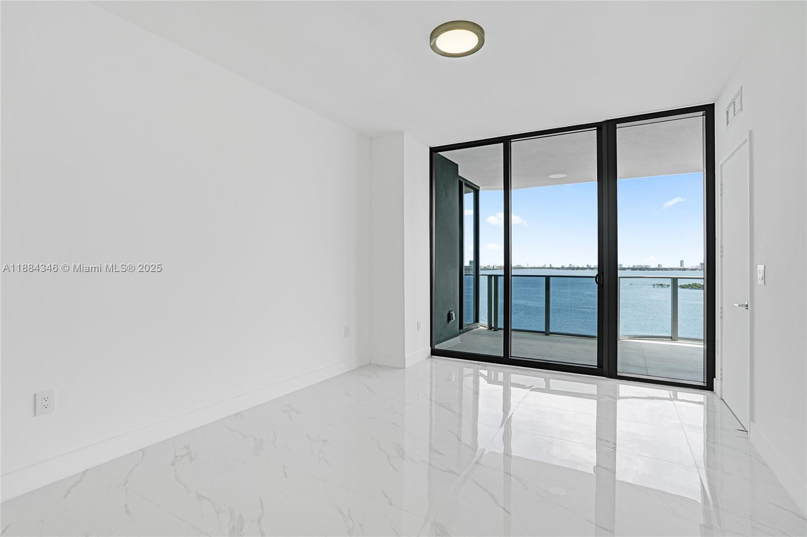 ARIA RESERVE - Residential