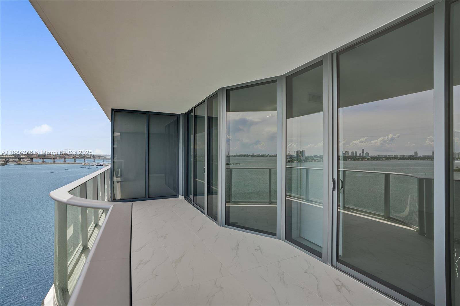 ARIA RESERVE - Residential