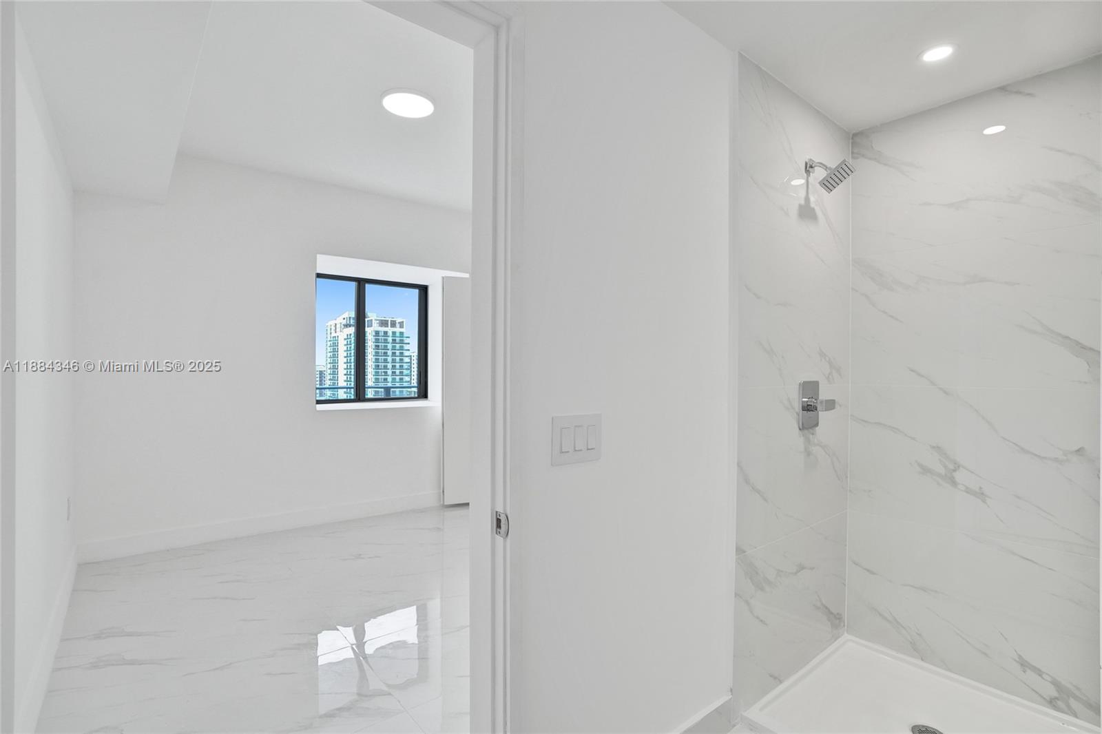 ARIA RESERVE - Residential