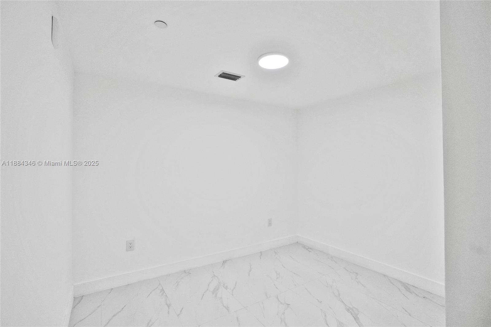 ARIA RESERVE - Residential