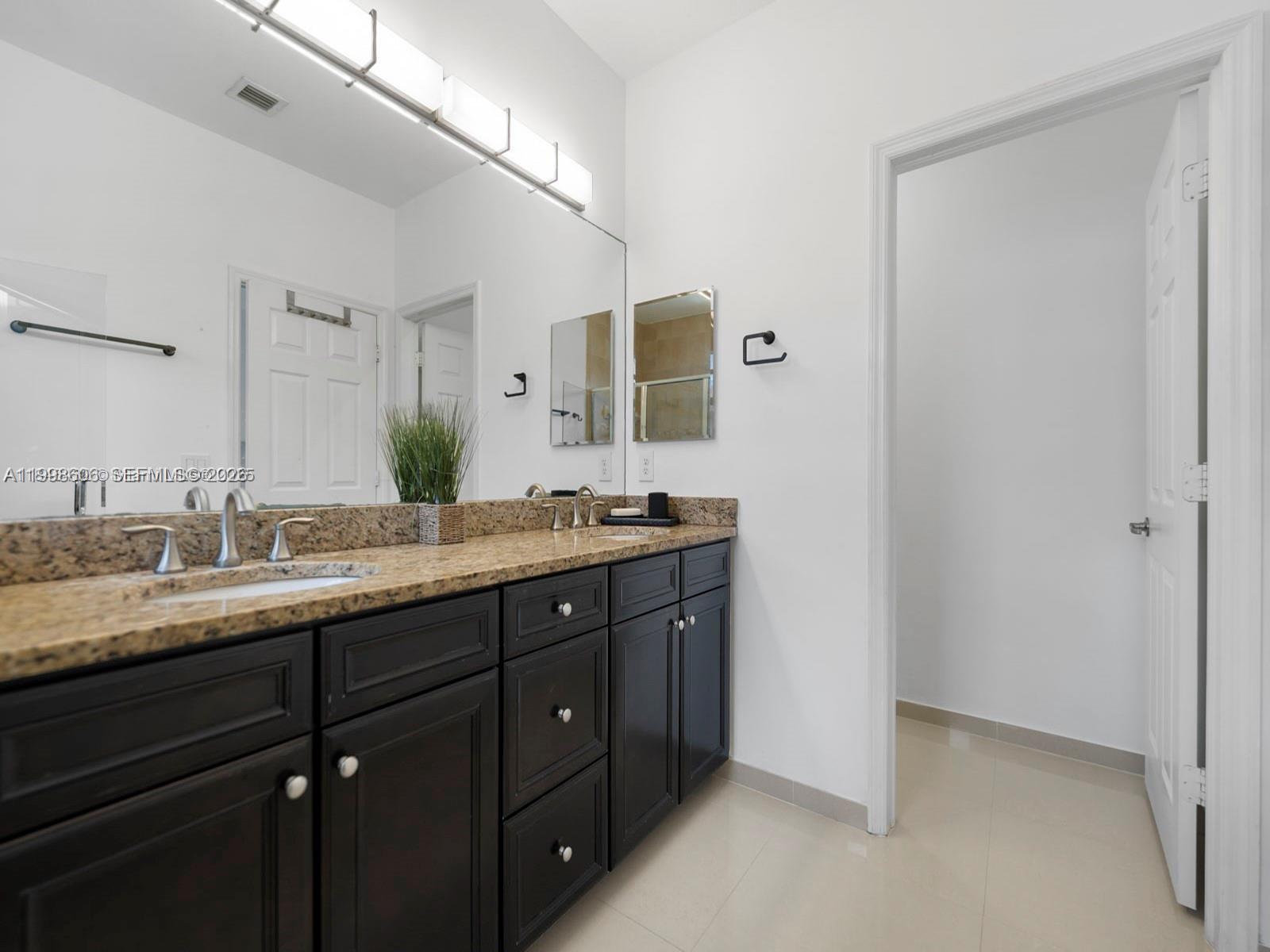 DORAL BREEZE - Residential Lease