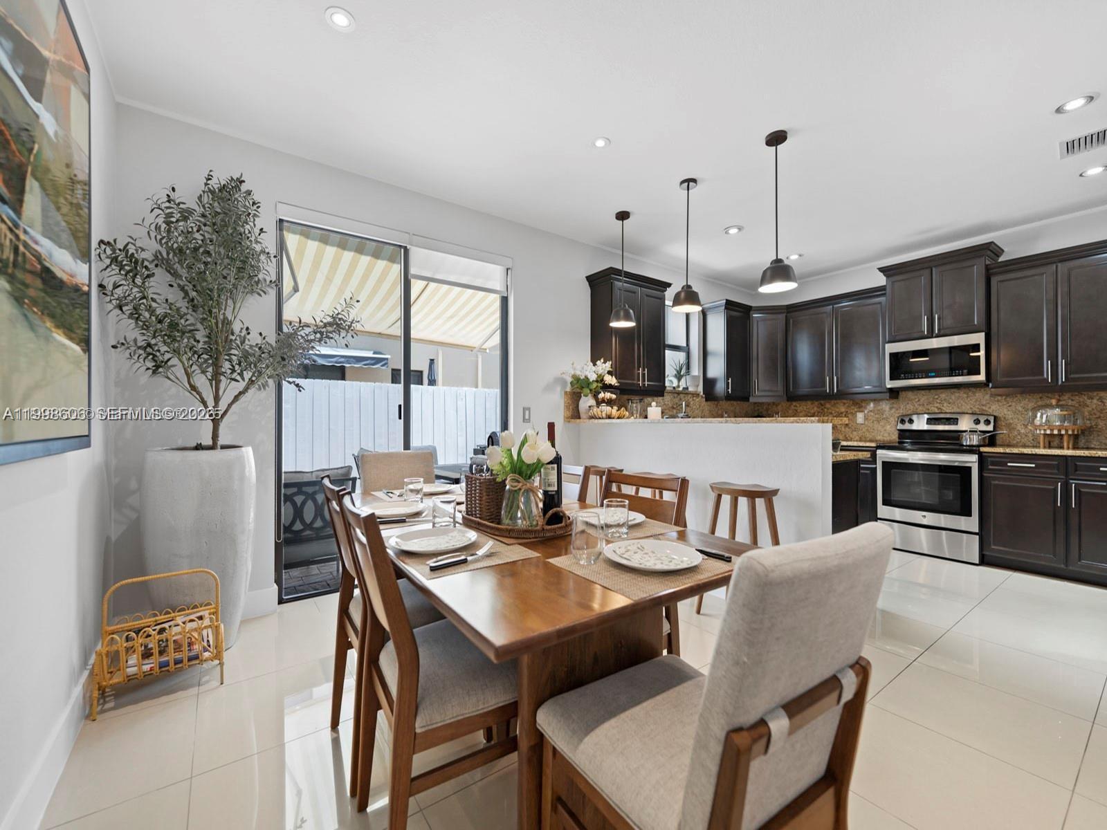 DORAL BREEZE - Residential Lease