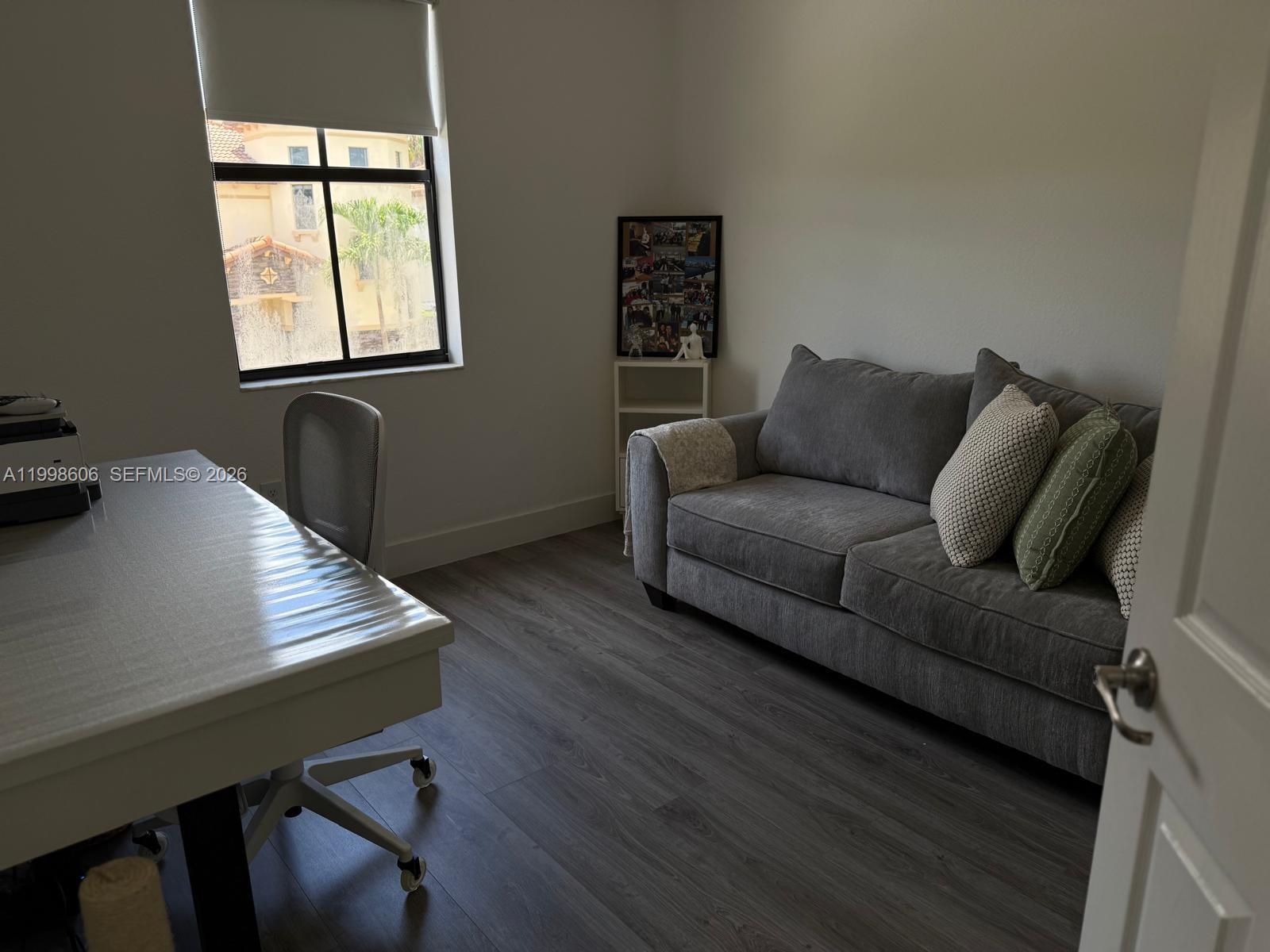 DORAL BREEZE - Residential Lease