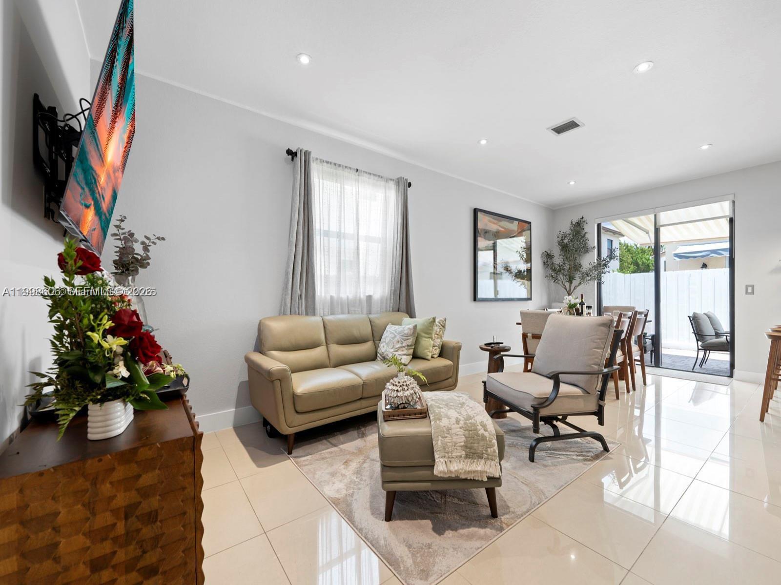 DORAL BREEZE - Residential Lease