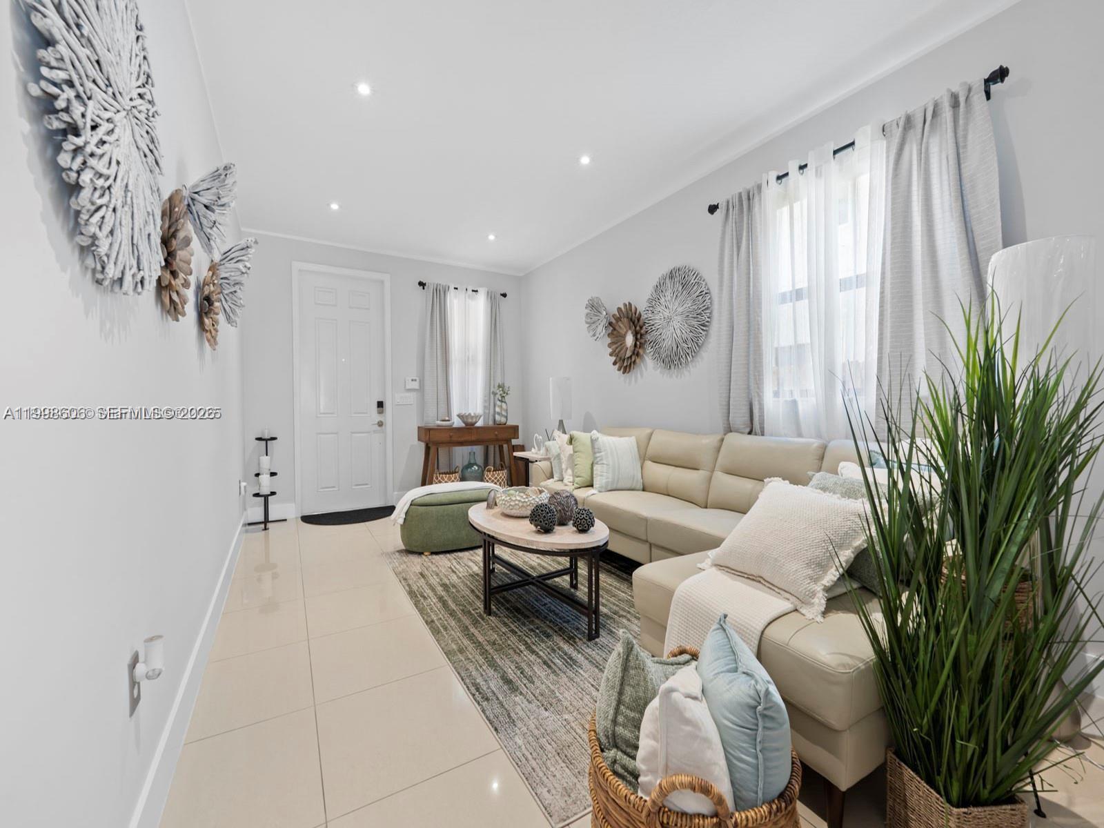 DORAL BREEZE - Residential Lease