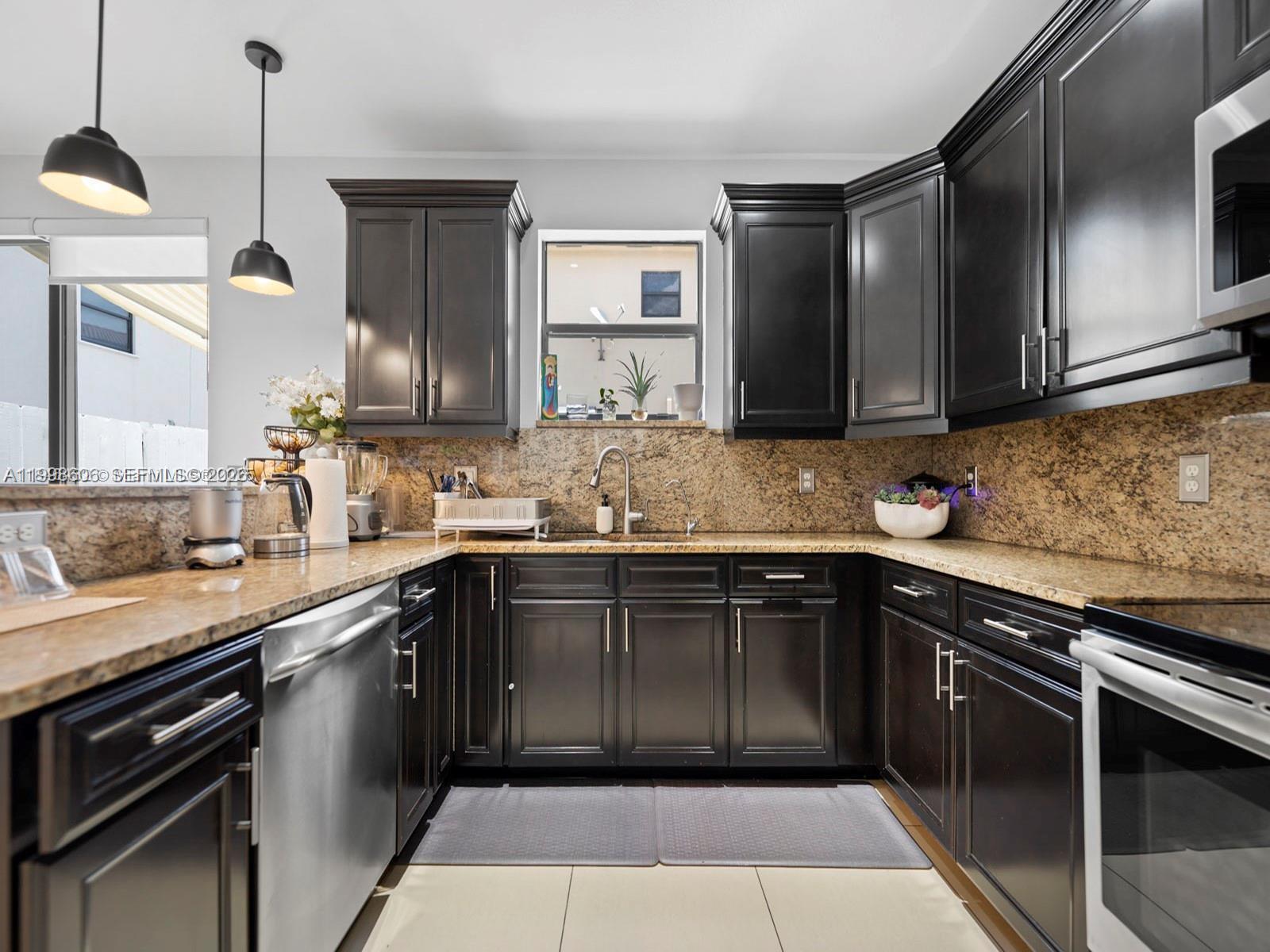 DORAL BREEZE - Residential Lease