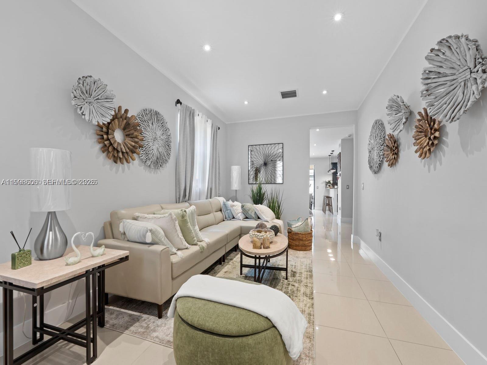 DORAL BREEZE - Residential Lease