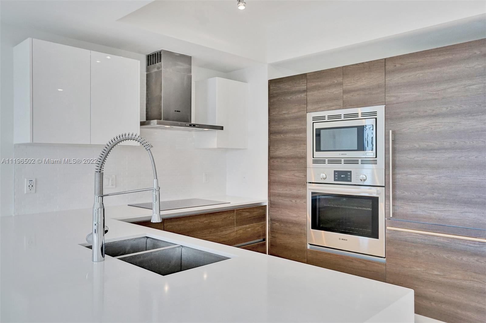 MERRICK MANOR - Residential Lease