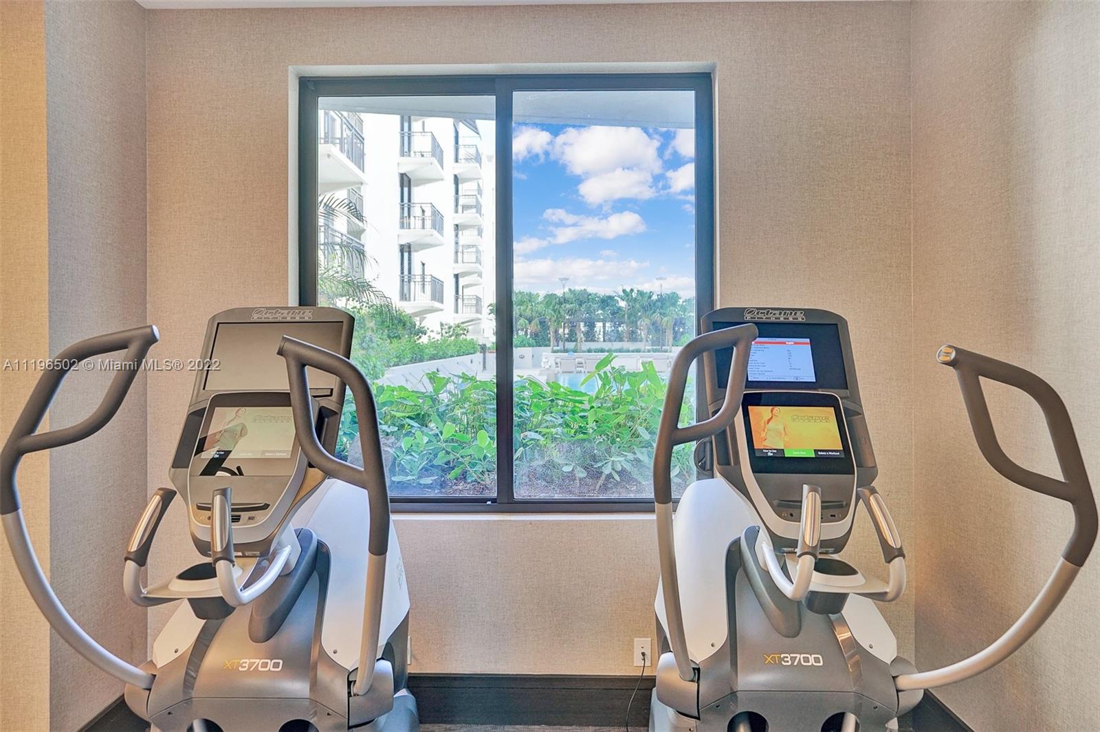 MERRICK MANOR - Residential Lease