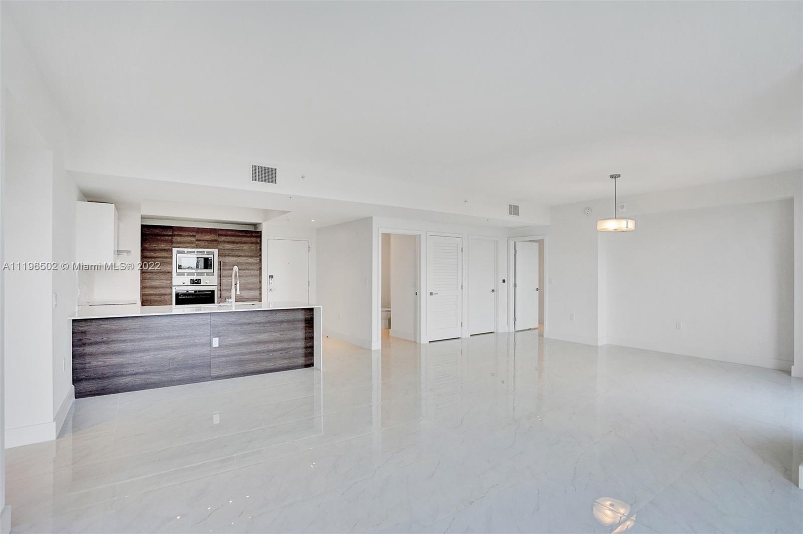 MERRICK MANOR - Residential Lease