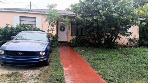 750 NE 171st St North Miami Beach FL 33162