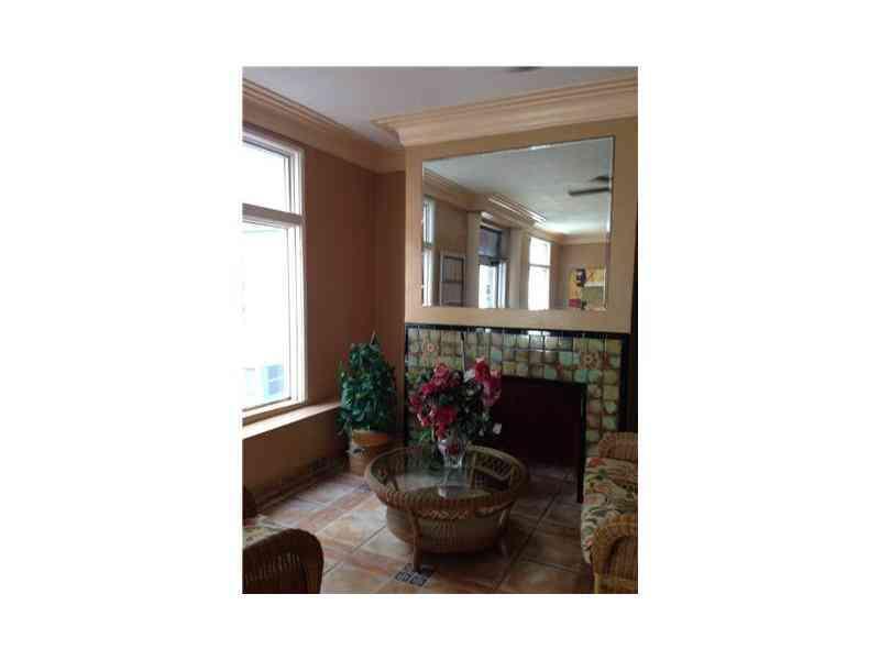 CARMEL VILLAS CONDO - Residential Lease