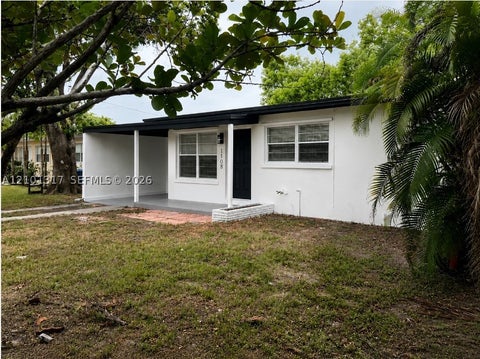 Photo of 1108 SW 22nd Ave, Fort Lauderdale, FL 33312 (MLS # A12101317)