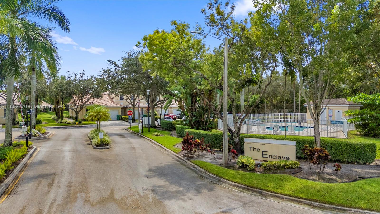 INVERRARY VILLAGE - Residential