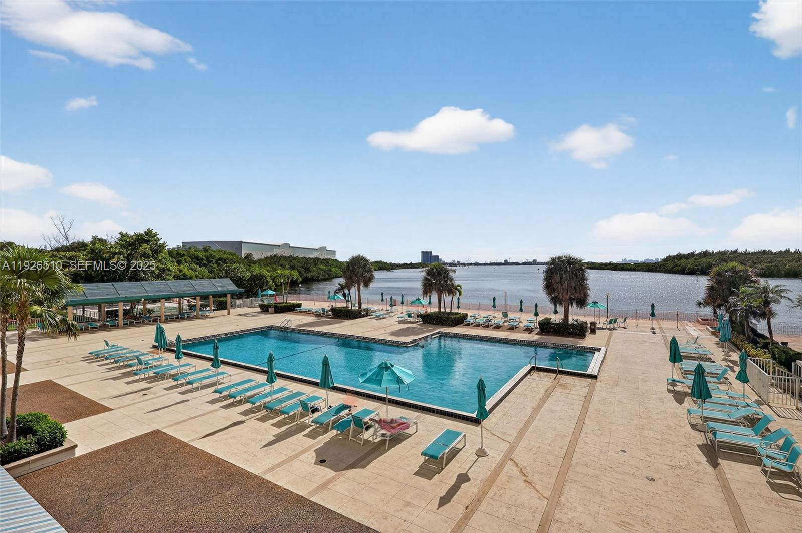 ARLEN HOUSE CONDO - Residential