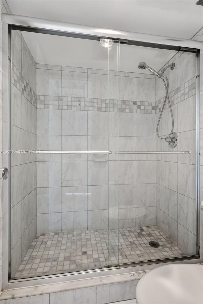 ARLEN HOUSE CONDO - Residential