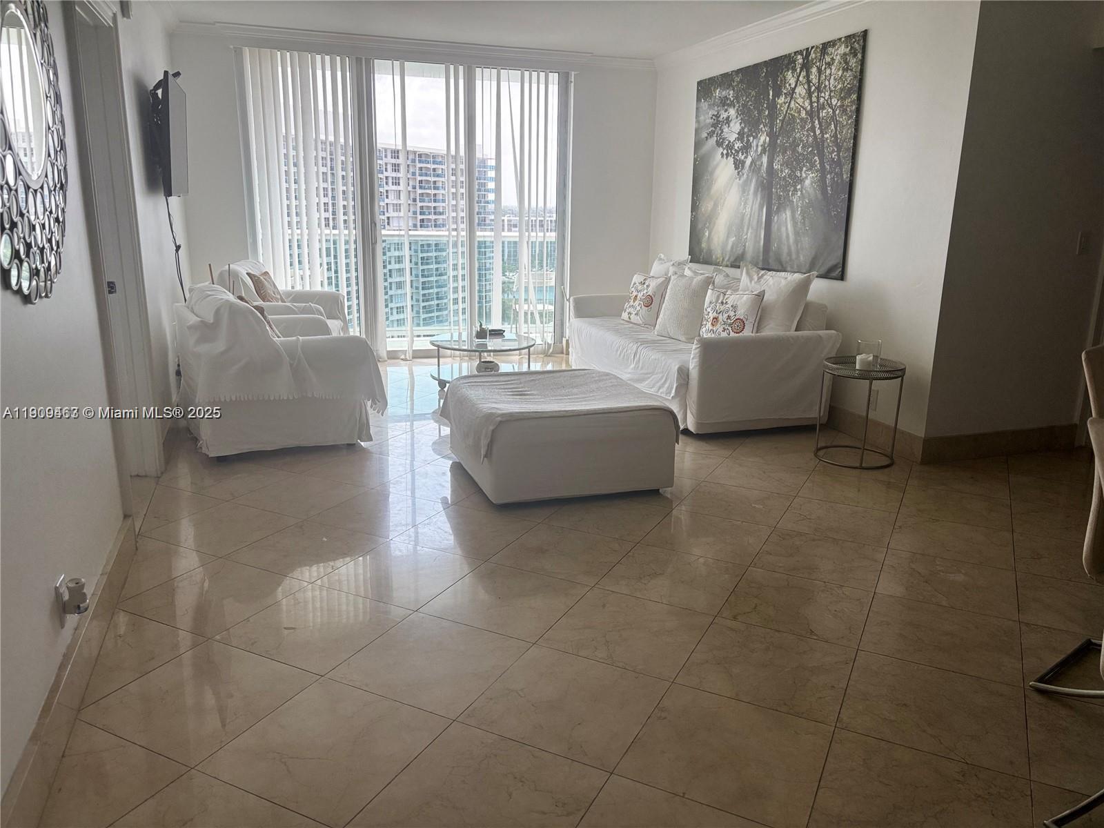 TIDES ON HOLLYWOOD BEACH - Residential Lease