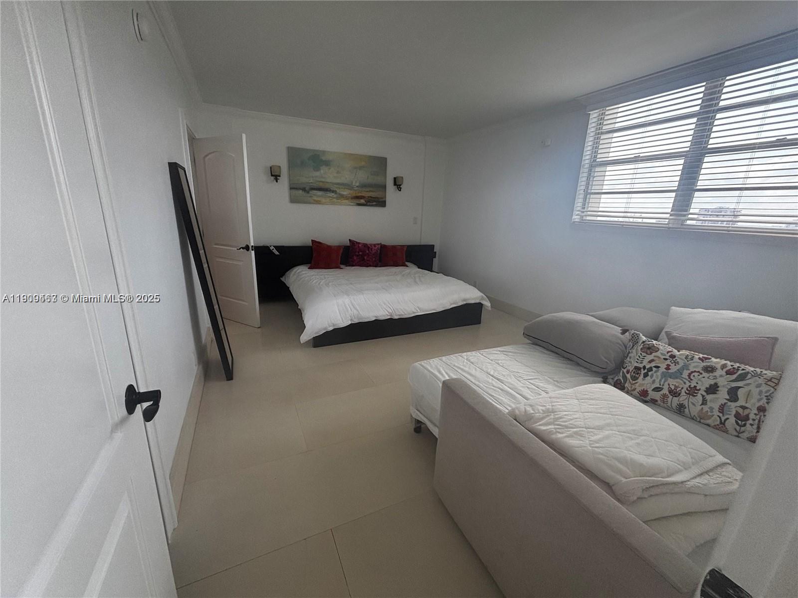 TIDES ON HOLLYWOOD BEACH - Residential Lease