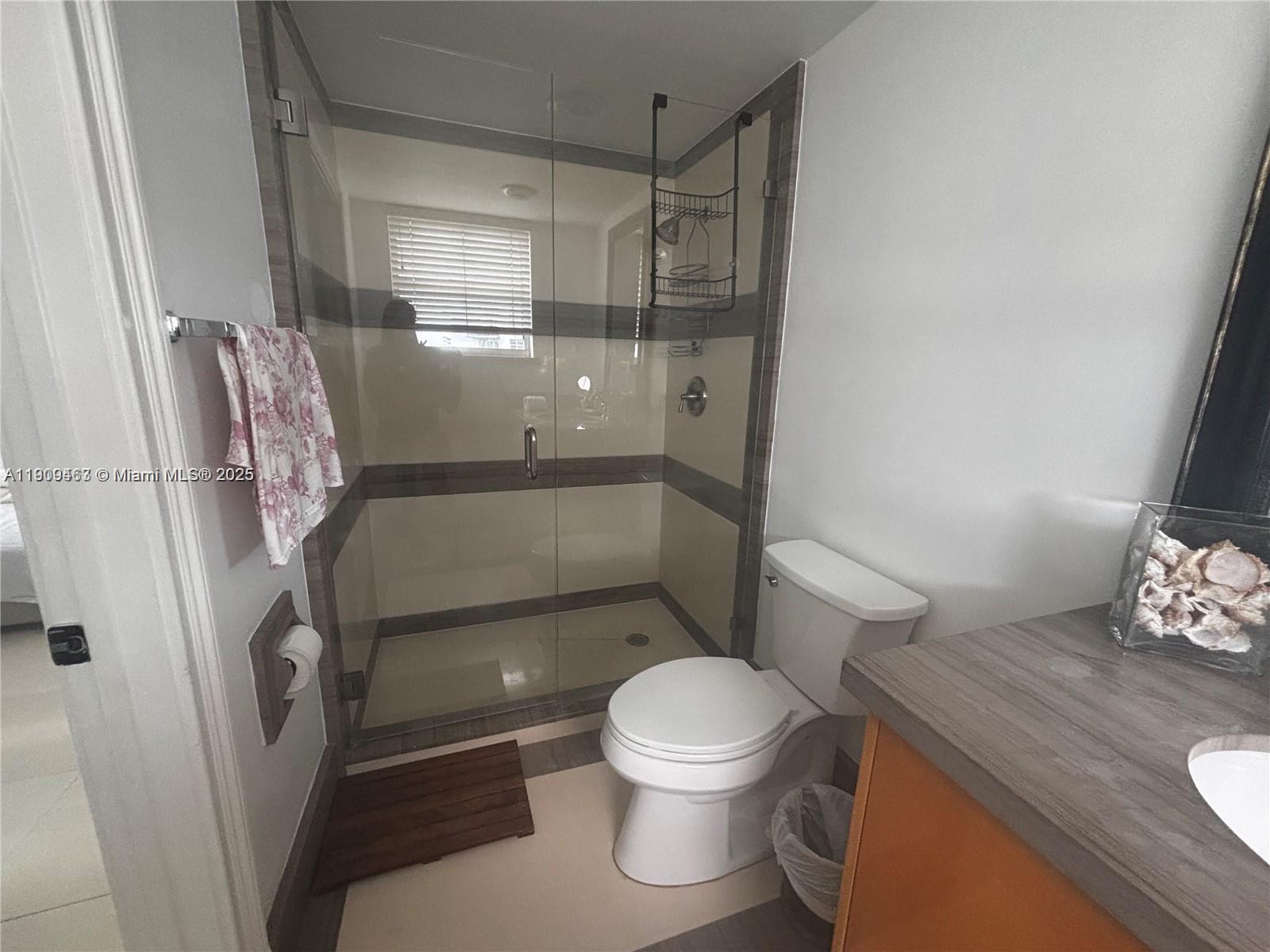 TIDES ON HOLLYWOOD BEACH - Residential Lease