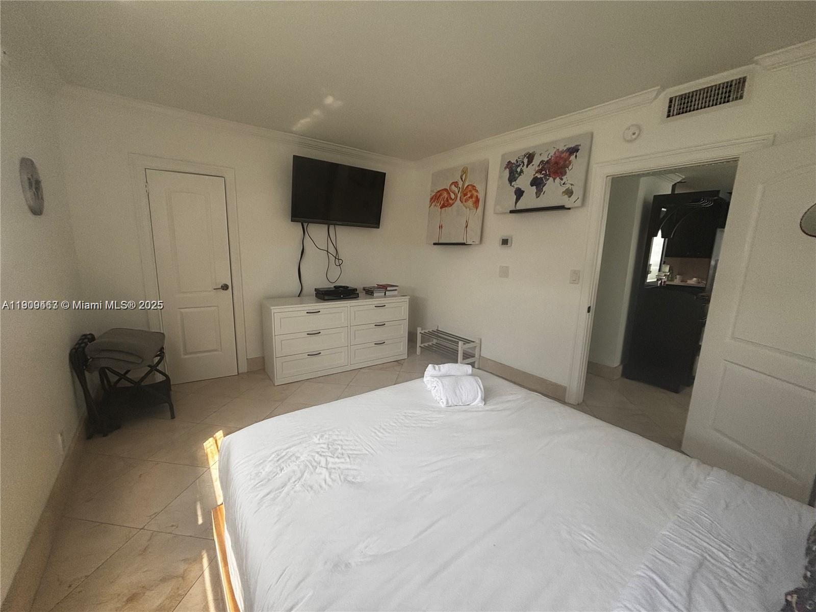 TIDES ON HOLLYWOOD BEACH - Residential Lease