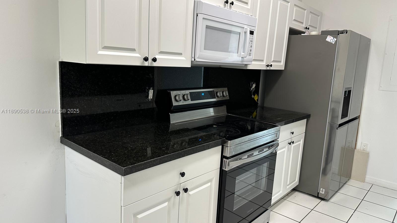 SIERRA RIDGE CONDO E - Residential