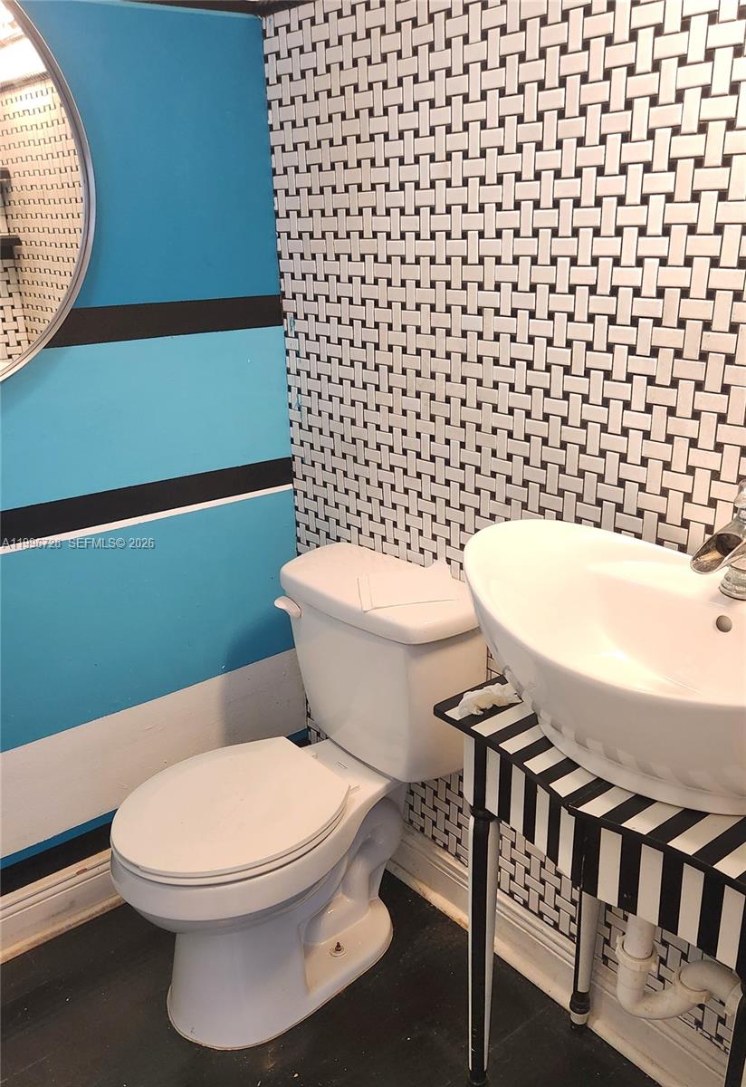 SPRING CREEK CONDO APARTM - Residential Lease