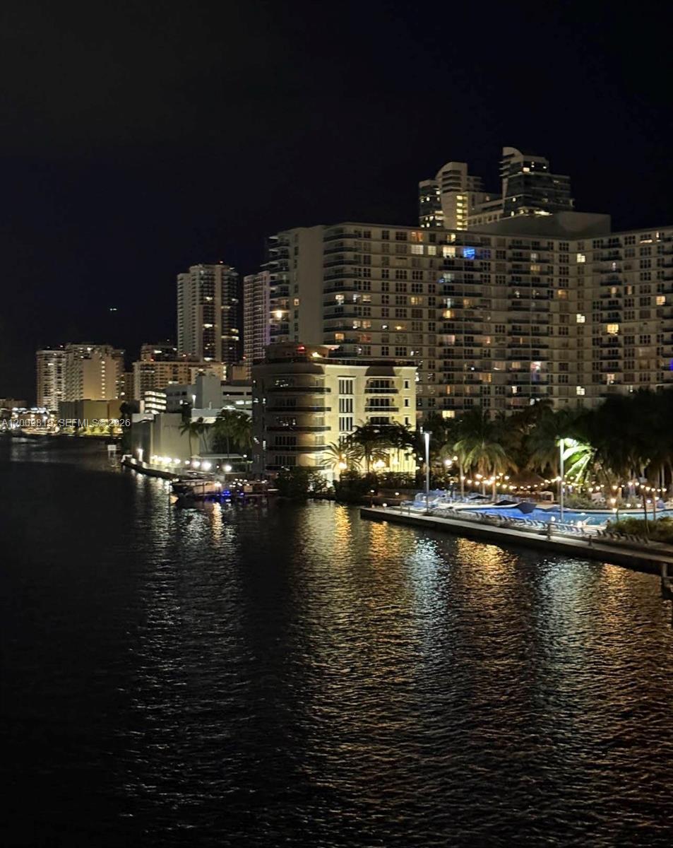 TIDES ON HOLLYWOOD BEACH - Residential