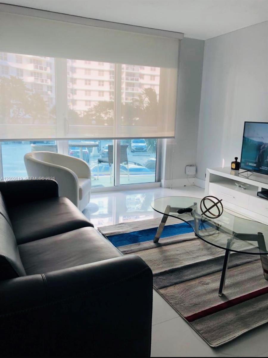 TIDES ON HOLLYWOOD BEACH - Residential