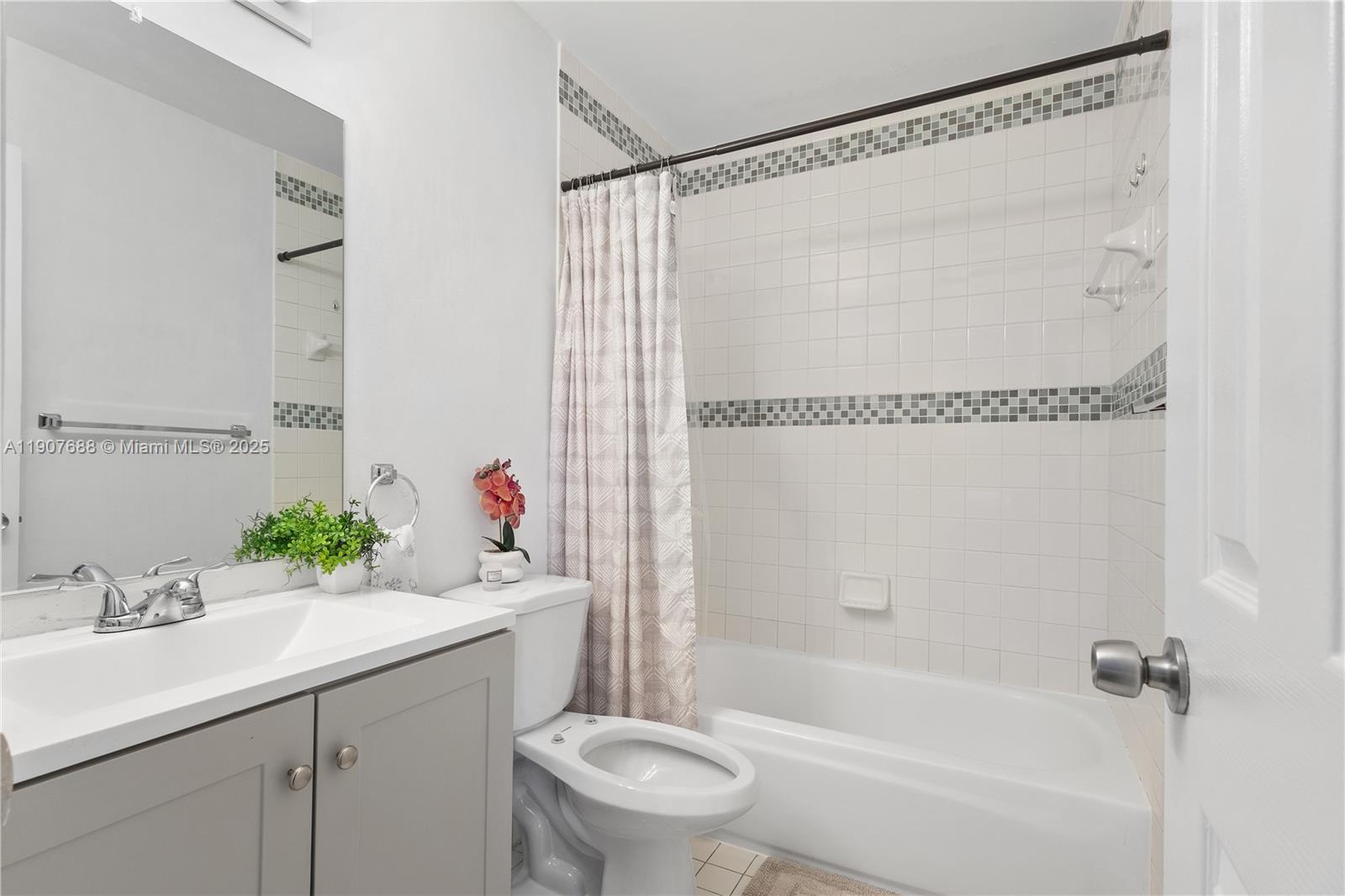 PASEO REAL CONDO - Residential Lease