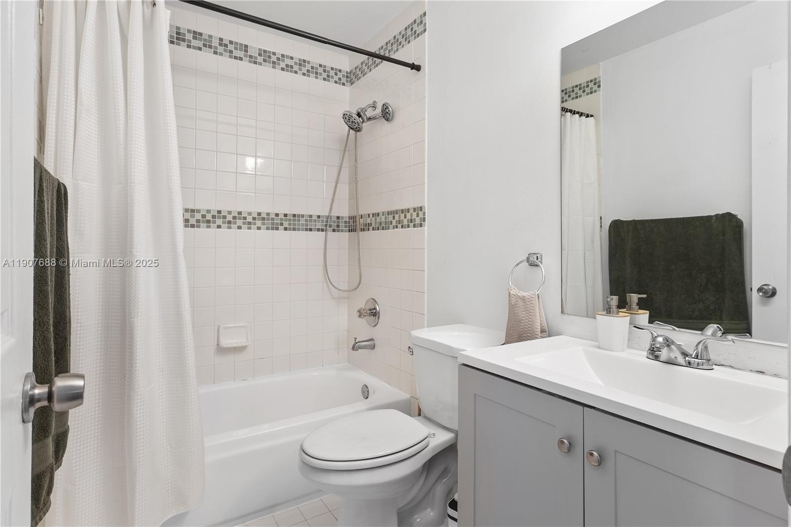 PASEO REAL CONDO - Residential Lease