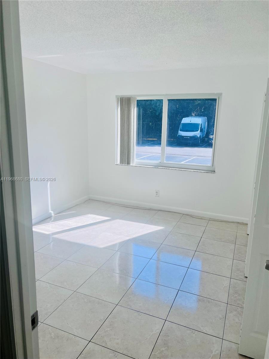 SABAL POINTE CONDO - Residential Lease