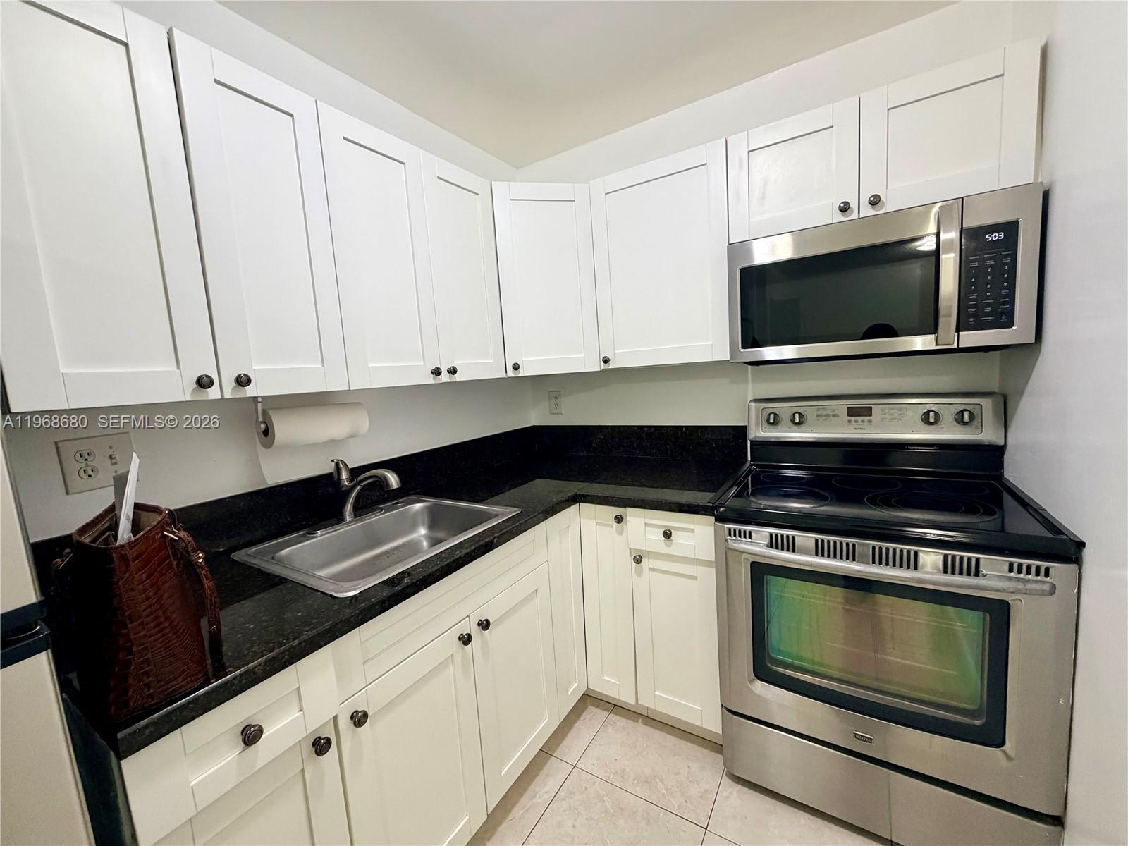 SABAL POINTE CONDO - Residential Lease