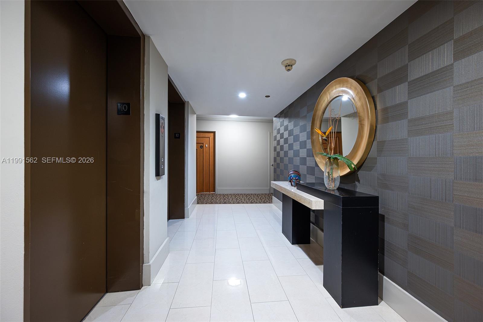 BAYSHORE PLACE CONDO - Residential