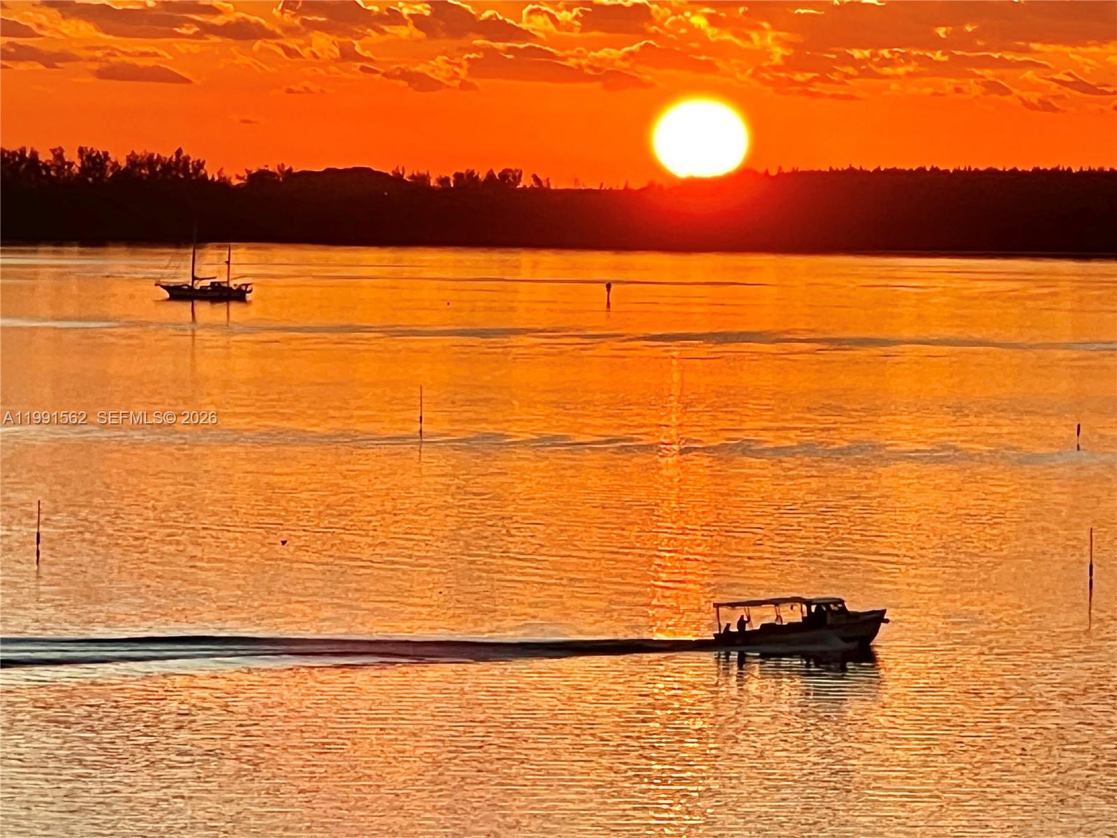 BAYSHORE PLACE CONDO - Residential