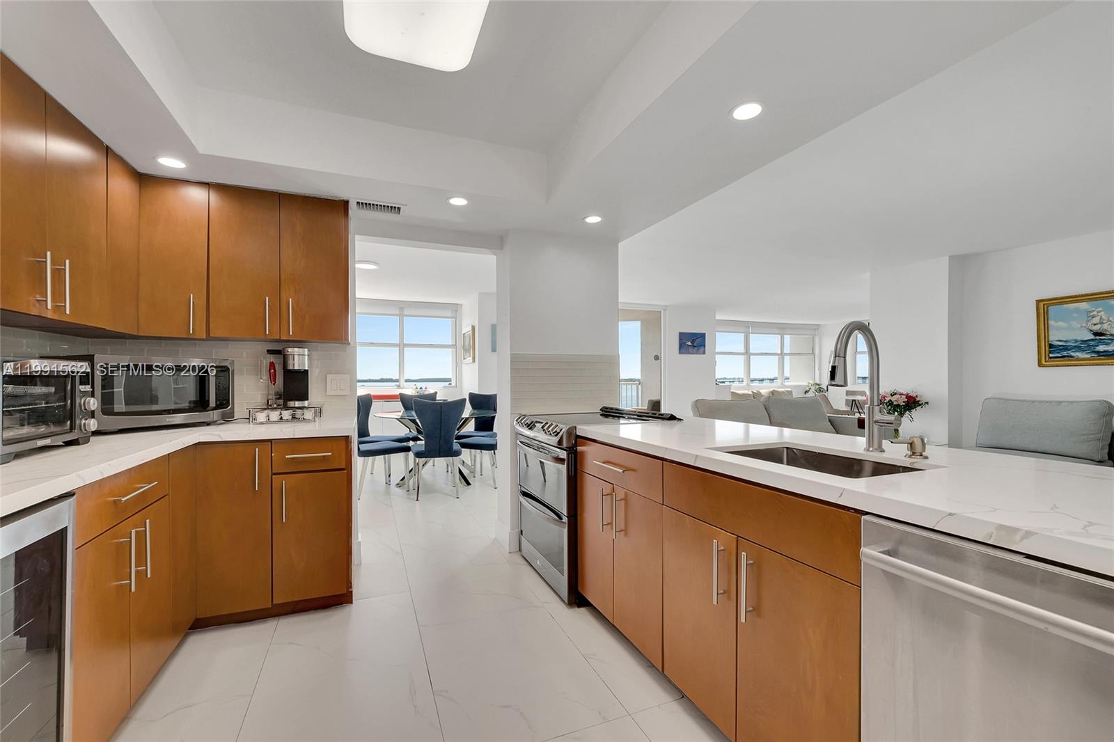 BAYSHORE PLACE CONDO - Residential