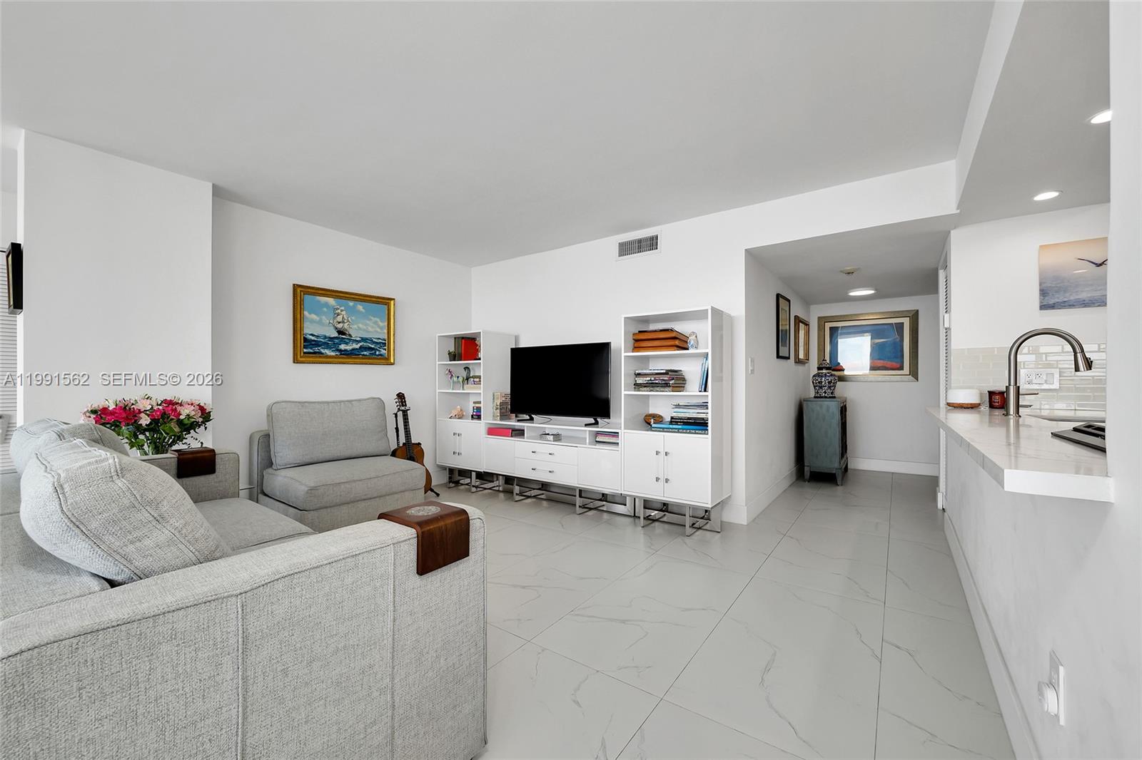 BAYSHORE PLACE CONDO - Residential