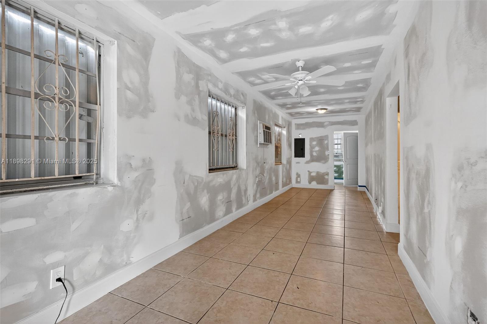 1537 NW 70th St