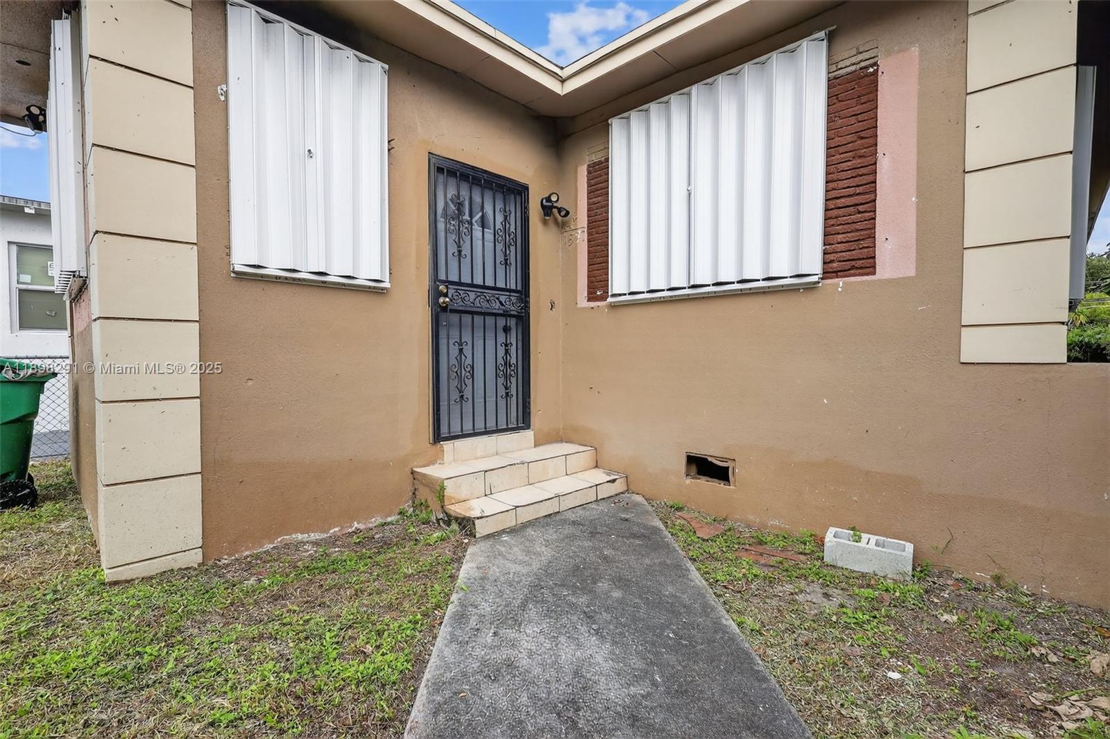 1537 NW 70th St