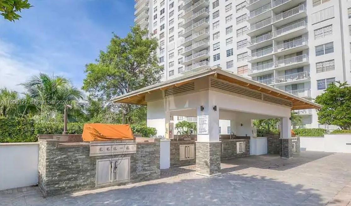 ADMIRALS PORT CONDO WEST - Residential